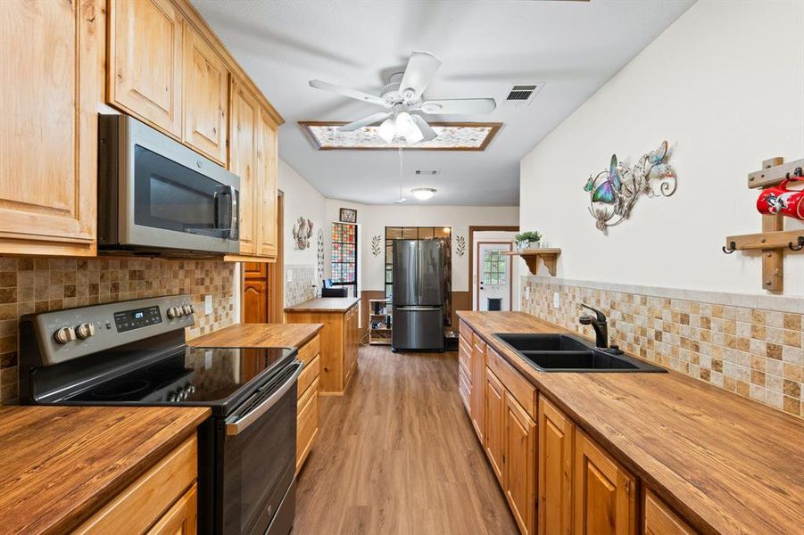 Furnished interior view inside a new home in , Weatherford (Image 16). Furnished interior view inside a new home in , Weatherford (Image 16).