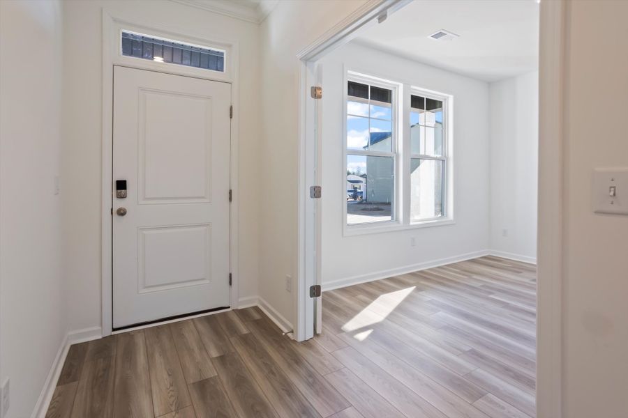 Spacious, unfurnished interior of a new home in Portrait Hills, Aiken (Image 11).