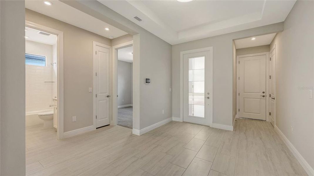 Spacious, unfurnished interior of a new home in Woodland Preserve, Parrish (Image 18).