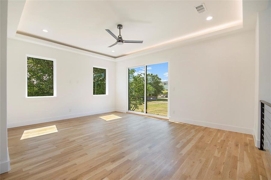 Spacious, unfurnished interior of a new home in , Dallas (Image 26).