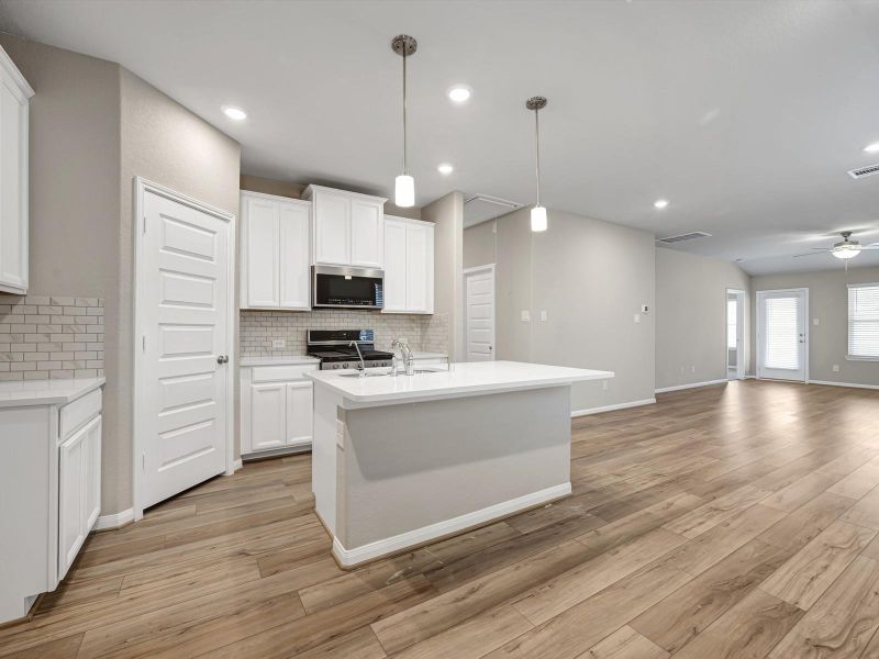 Furnished interior view inside a new home in Montgomery Oaks - Premier, Conroe (Image 8). Furnished interior view inside a new home in Montgomery Oaks - Premier, Conroe (Image 8).