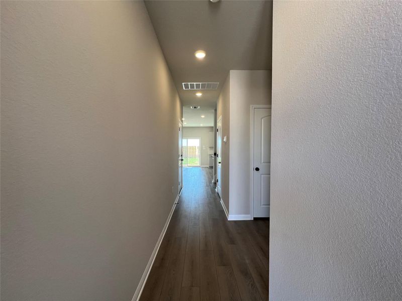 Spacious, unfurnished interior of a new home in Rolling Glen, Hutto (Image 27). Spacious, unfurnished interior of a new home in Rolling Glen, Hutto (Image 27).