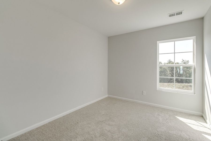 Spacious, unfurnished interior of a new home in Astoria, Columbia (Image 26).