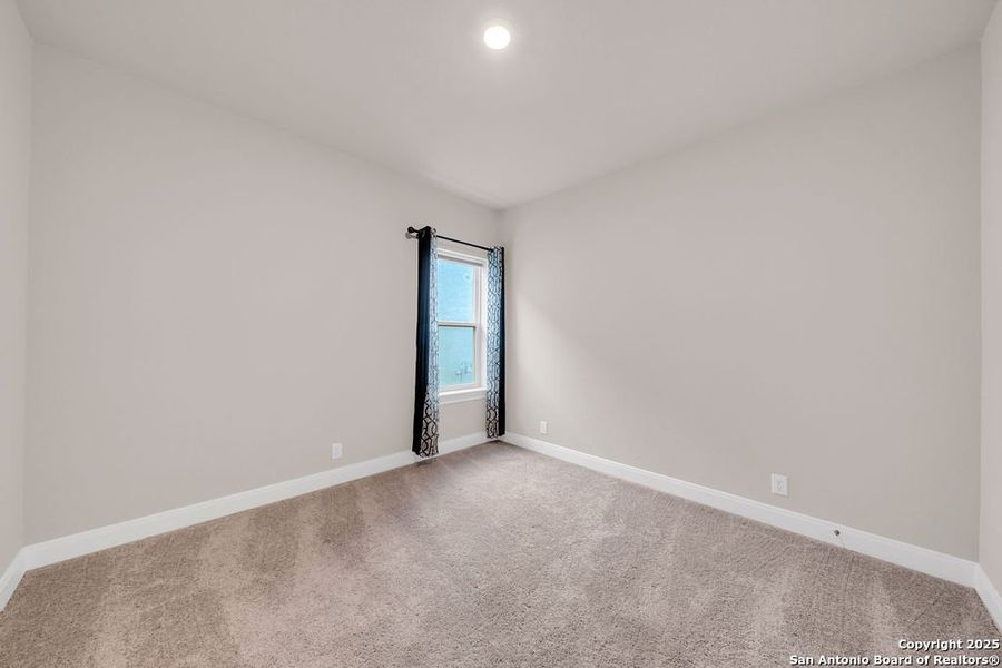 Spacious, unfurnished interior of a new home in Stillwater Ranch, San Antonio (Image 12). Spacious, unfurnished interior of a new home in Stillwater Ranch, San Antonio (Image 12).