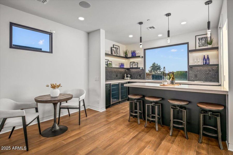 077-Upstairs Bar 077-Upstairs Bar