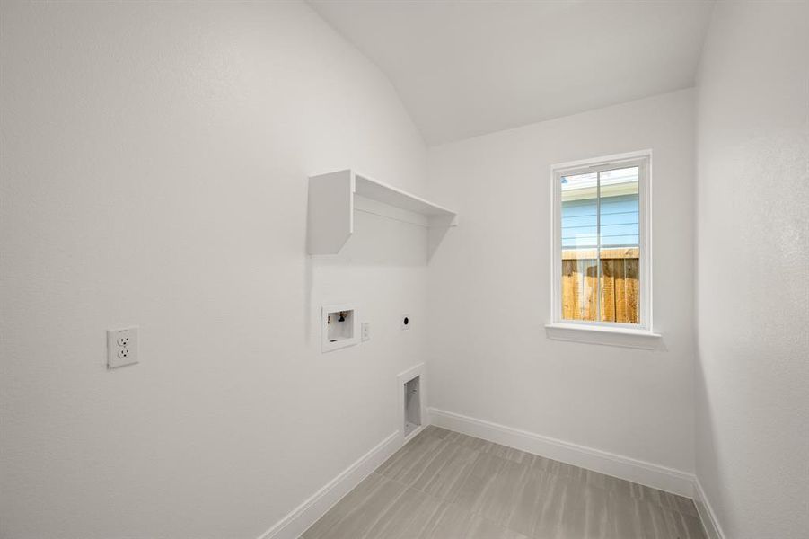 408 Dylan- Utility-1 408 Dylan- Utility-1