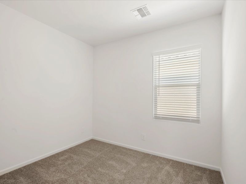 Spacious, unfurnished interior of a new home in Las Patrias at Star Valley Phase III - Signature Series, Tucson (Image 14).