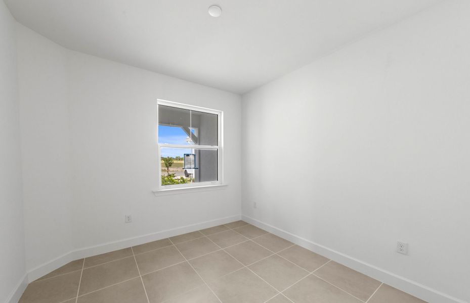 Spacious, unfurnished interior of a new home in TerraWalk at Babcock Ranch, Alva (Image 12).