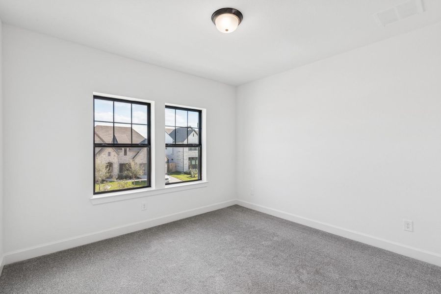 Spacious, unfurnished interior of a new home in The Meadows at Imperial Oaks, Conroe (Image 25).