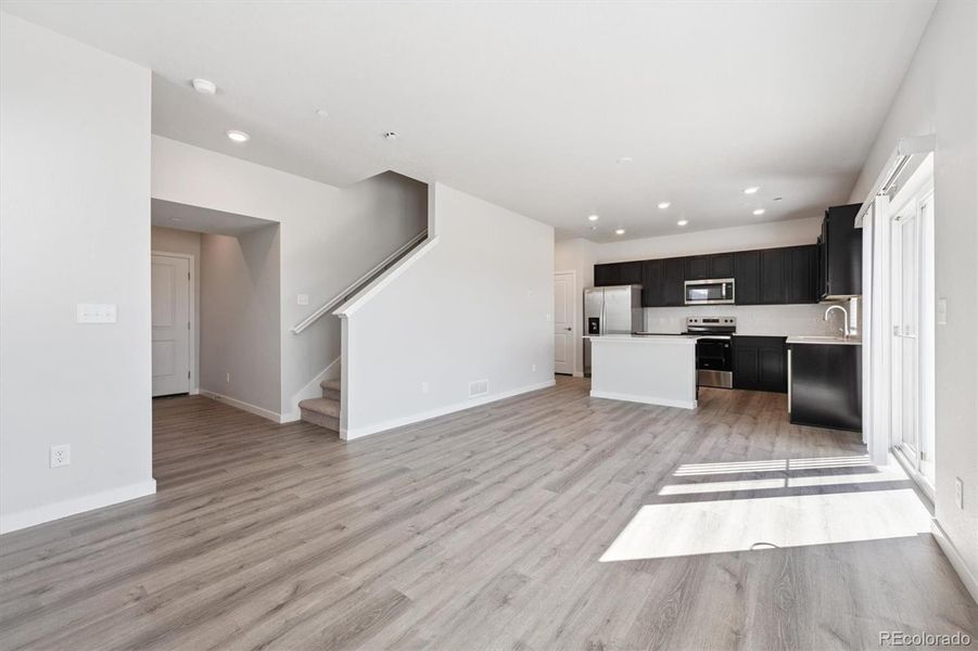 Spacious, unfurnished interior of a new home in Legato, Commerce City (Image 23).