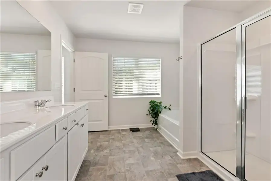 Furnished interior view inside a new home in , Dahlonega (Image 19).