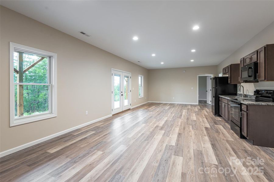 Image 33 of a home in .