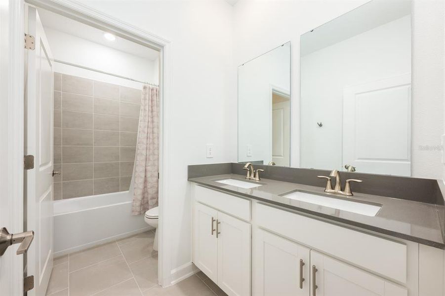 Furnished interior view inside a new home in Tohoqua, Kissimmee (Image 15).