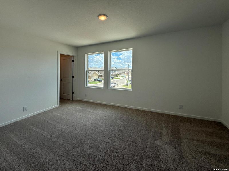 Spacious, unfurnished interior of a new home in Hennersby Hollow, San Antonio (Image 29). Spacious, unfurnished interior of a new home in Hennersby Hollow, San Antonio (Image 29).