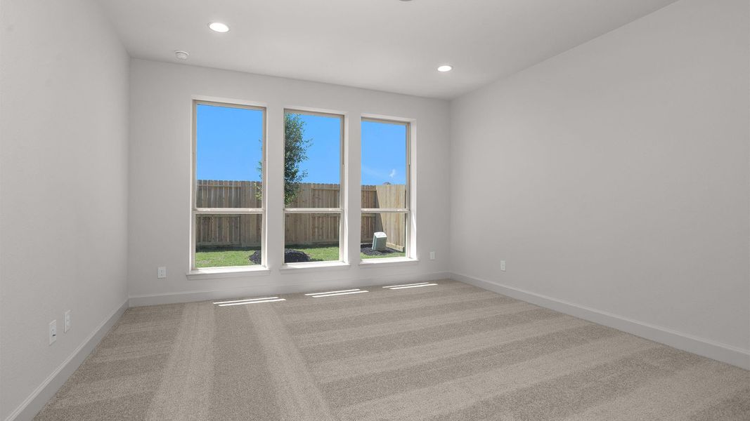 Spacious, unfurnished interior of a new home in Valencia, Manvel (Image 13).