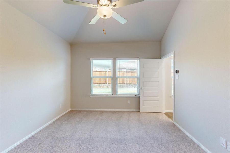 Spacious, unfurnished interior of a new home in Mobberly Farms, Pilot Point (Image 17).