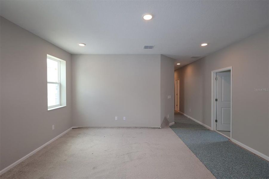 Spacious, unfurnished interior of a new home in Center Lake on the Park, St. Cloud (Image 6). Spacious, unfurnished interior of a new home in Center Lake on the Park, St. Cloud (Image 6).