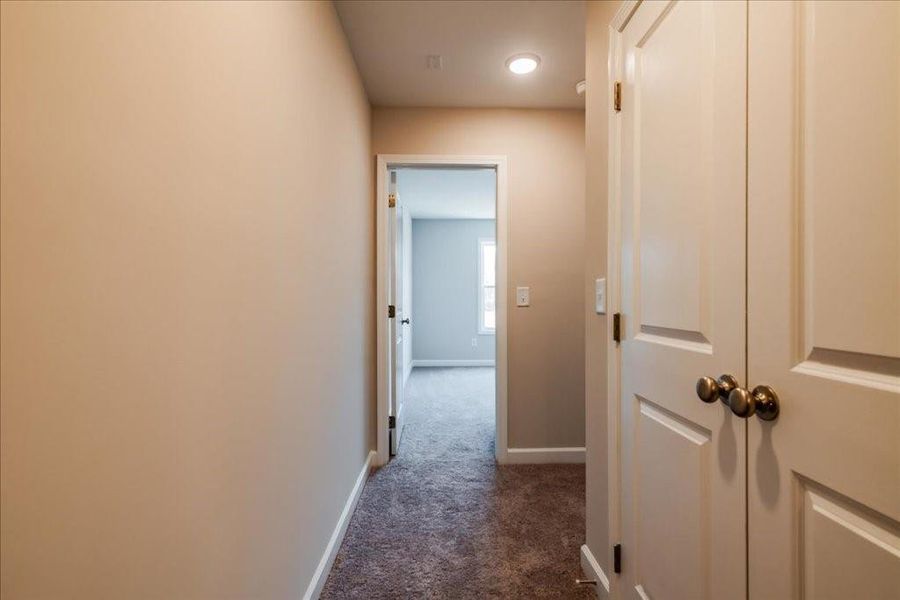 Spacious, unfurnished interior of a new home in Cherokee Township, Acworth (Image 20).