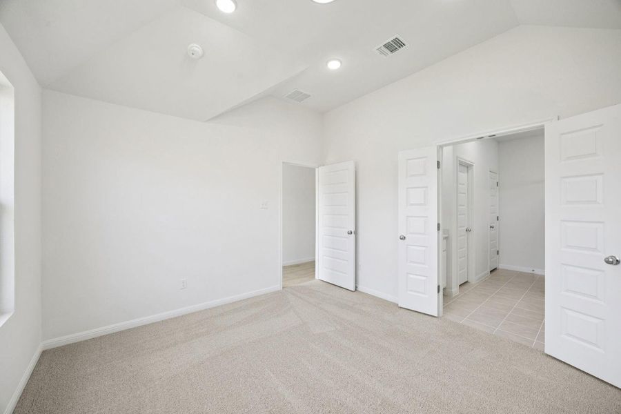 Spacious, unfurnished interior of a new home in Trinity Ranch, Elgin (Image 21). Spacious, unfurnished interior of a new home in Trinity Ranch, Elgin (Image 21).