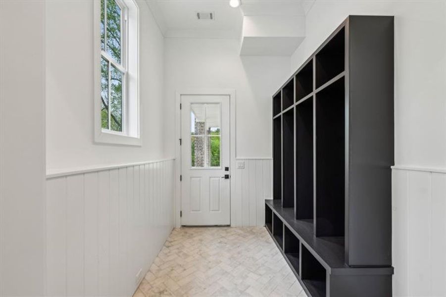 Spacious, unfurnished interior of a new home in , Atlanta (Image 42).