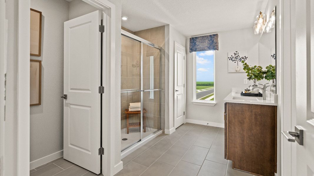 Representative furnished interior of a home built from the Highbourne by DRB Homes in Willowbrook North, Winter Haven (Image 57).