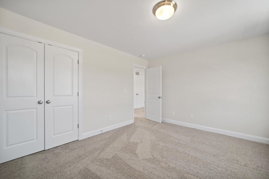 Spacious, unfurnished interior of a new home in Oakley Pointe, Moncks Corner (Image 20).