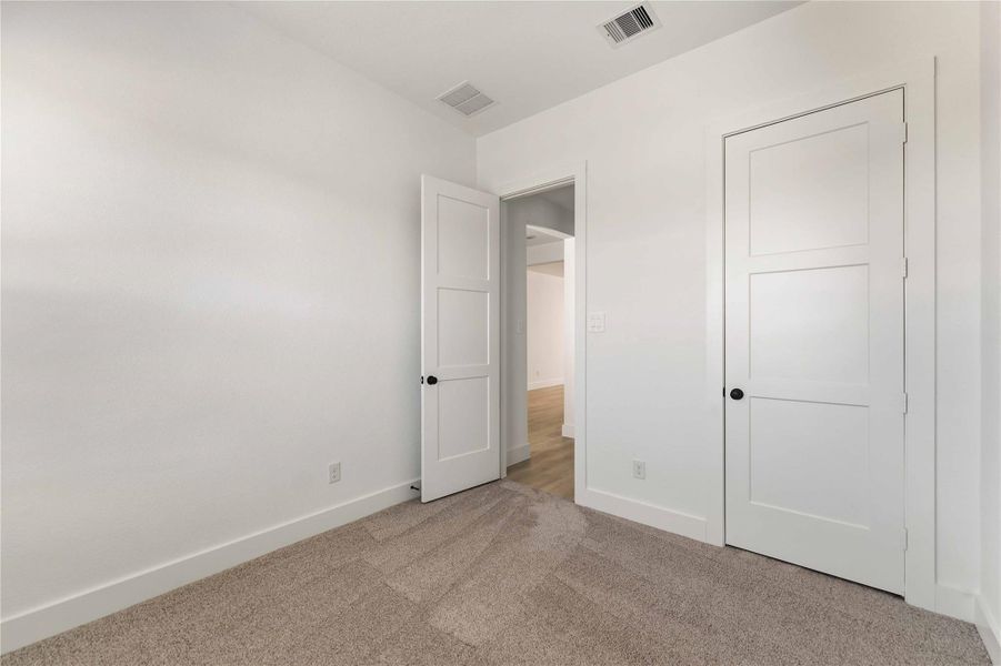 Spacious, unfurnished interior of a new home in Jordan Ranch, Katy (Image 20). Spacious, unfurnished interior of a new home in Jordan Ranch, Katy (Image 20).