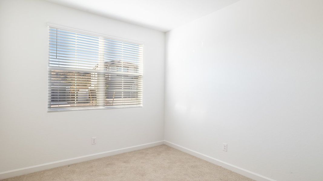 Spacious, unfurnished interior of a new home in Aloravita, Peoria (Image 23).