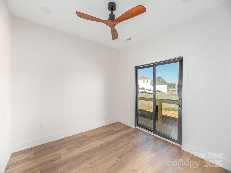 Spacious, unfurnished interior of a new home in , Waynesville (Image 10).
