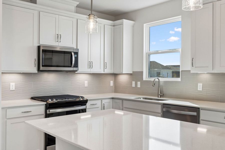 Furnished interior view inside a new home in Del Webb Barton Village, Lebanon (Image 11).