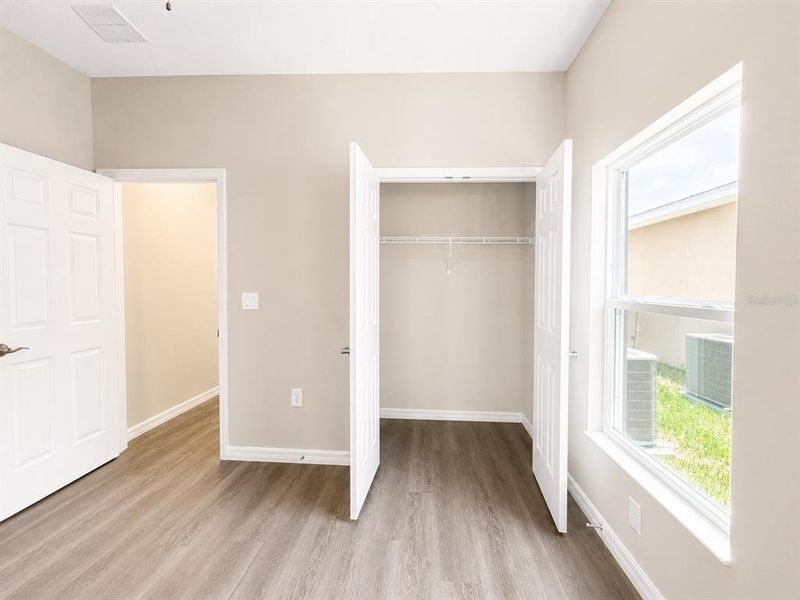 Spacious, unfurnished interior of a new home in , Tampa (Image 19).