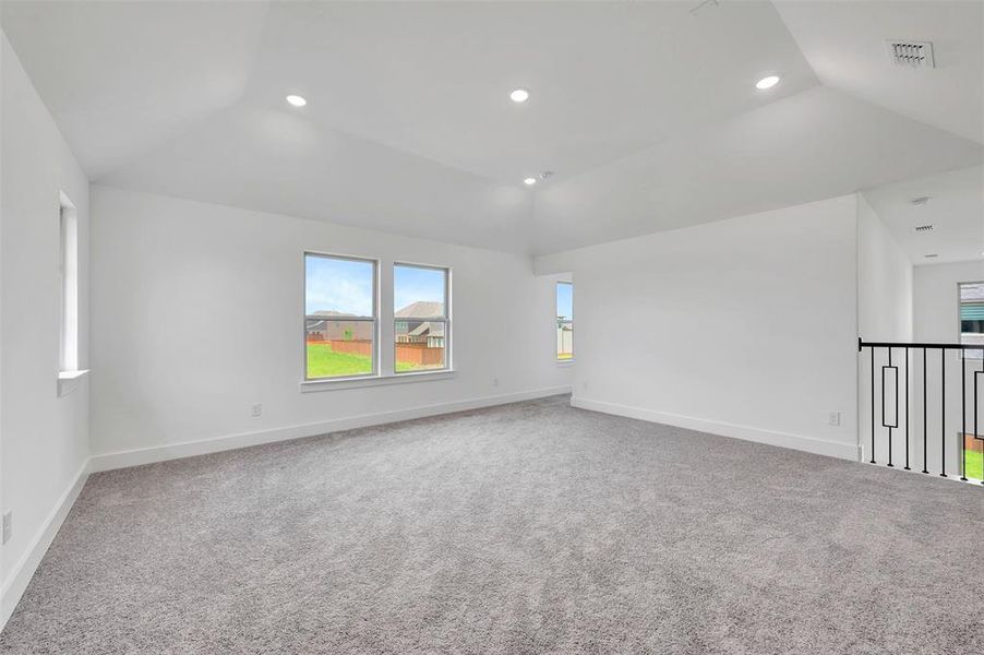Spacious, unfurnished interior of a new home in Lily Creek at Sutton Fields, Aubrey (Image 28). Spacious, unfurnished interior of a new home in Lily Creek at Sutton Fields, Aubrey (Image 28).