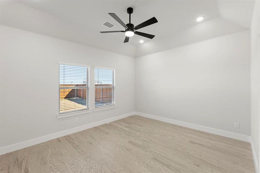 18. 2352 Bell - Primary