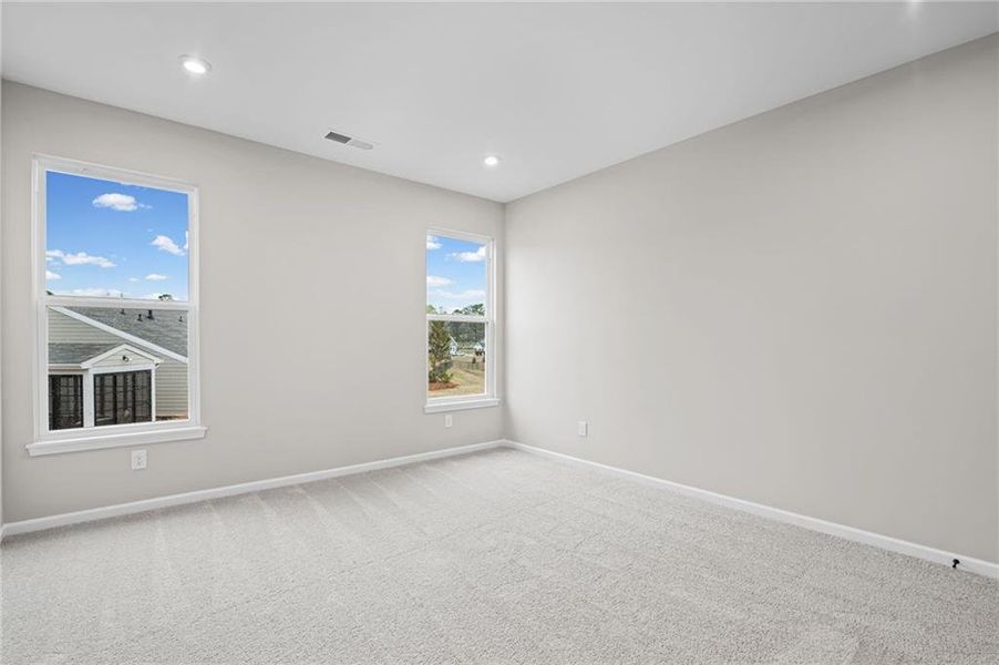 Spacious, unfurnished interior of a new home in Laurel Farms, Dallas (Image 33).