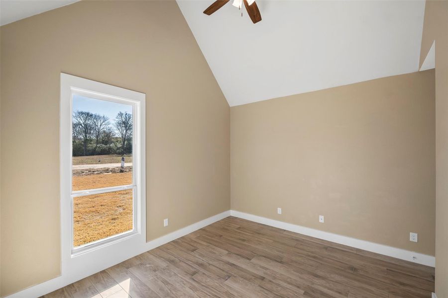 Spacious, unfurnished interior of a new home in , Hempstead (Image 13).