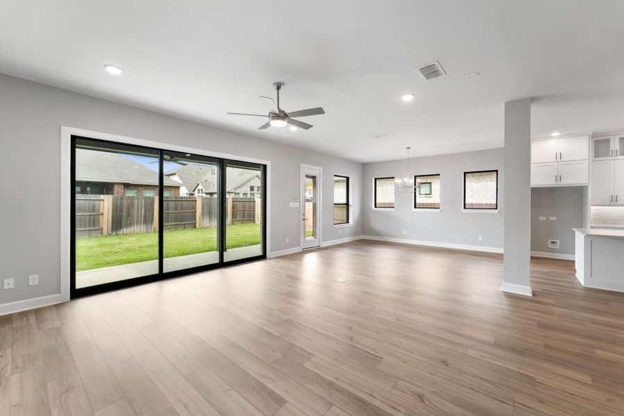 Spacious, unfurnished interior of a new home in The Meadows at Imperial Oaks, Conroe (Image 22).