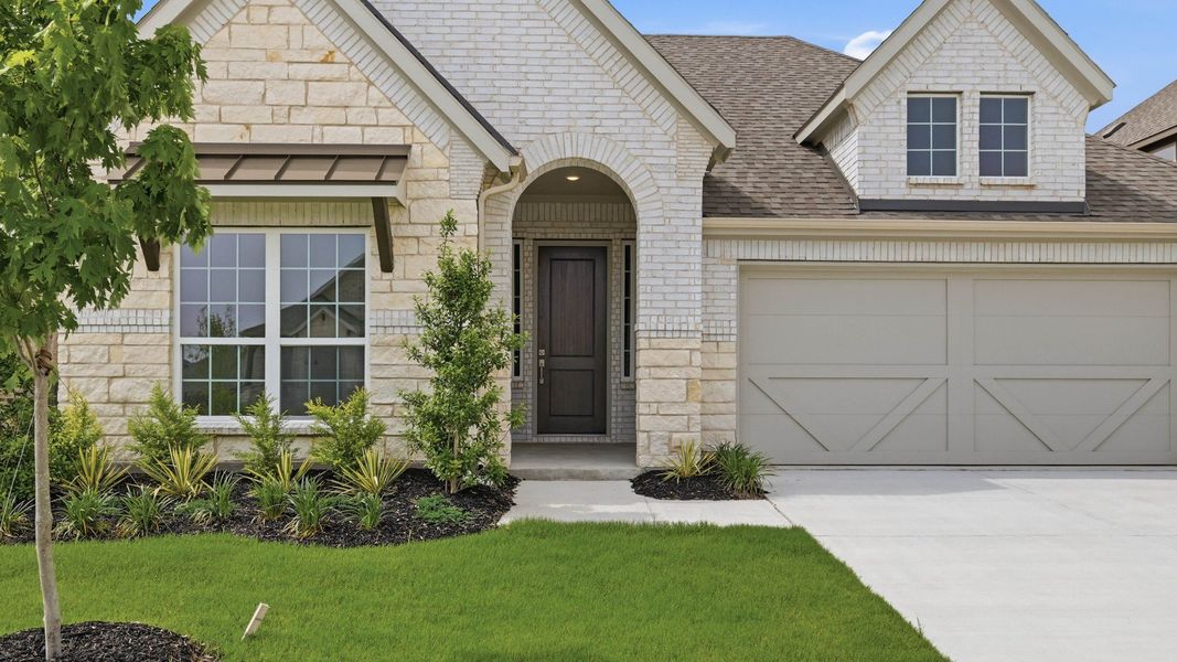 Exterior details and patio area of a home in Anna Ranch, Anna (Image 3).