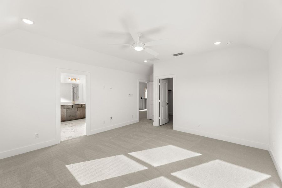 Spacious, unfurnished interior of a new home in Garden Collection at Union Park, Little Elm (Image 22).