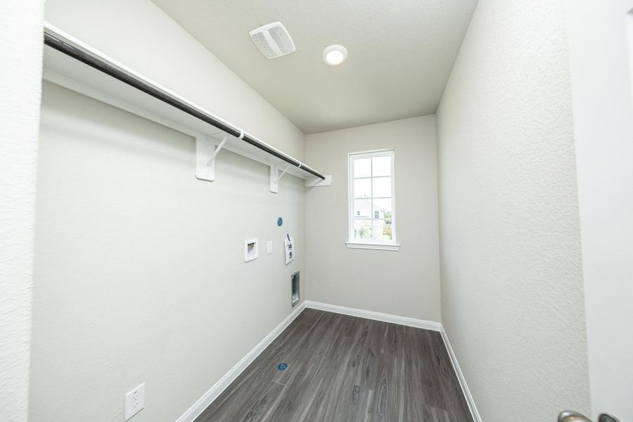 Spacious, unfurnished interior of a new home in Cliffstone Hills, Conroe (Image 11). Spacious, unfurnished interior of a new home in Cliffstone Hills, Conroe (Image 11).