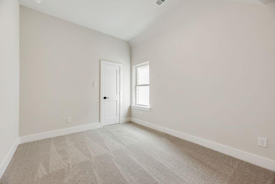 Spacious, unfurnished interior of a new home in Providence Cove, McKinney (Image 33).