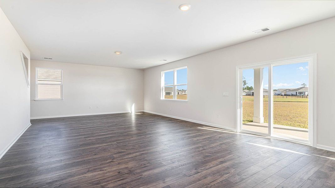 Spacious, unfurnished interior of a new home in Hunter's Branch, Hopkins (Image 10).