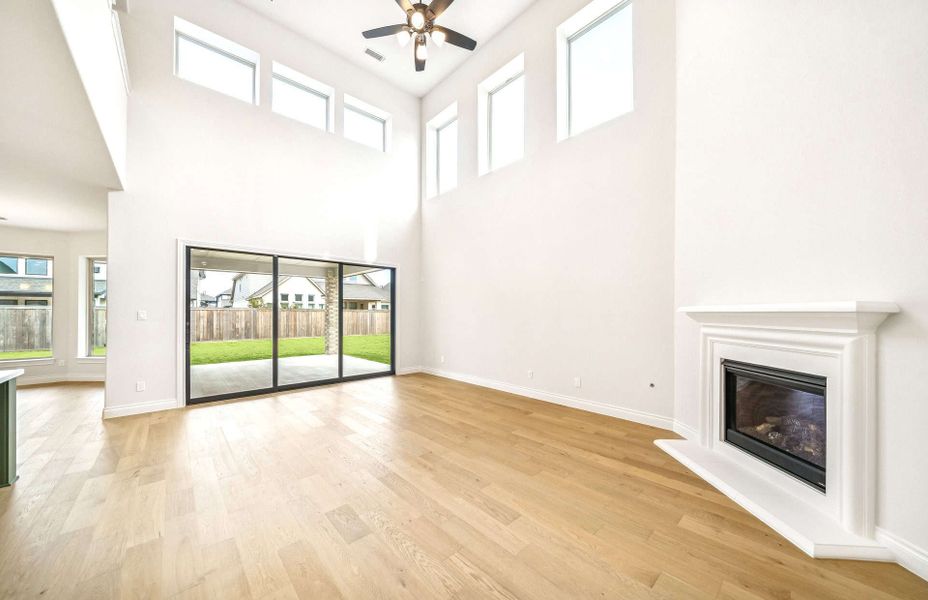 Spacious, unfurnished interior of a new home in Bridgeland 60′, Cypress (Image 19).