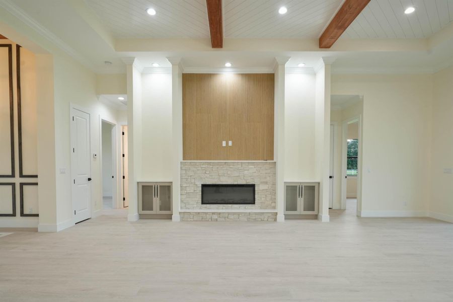 Spacious, unfurnished interior of a new home in , Fort Pierce (Image 45).