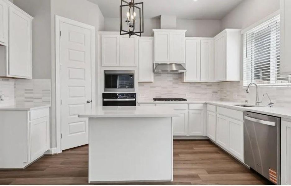 Photos are not of the actual home, but are photos of the builder home with same floorplan Photos are not of the actual home, but are photos of the builder home with same floorplan