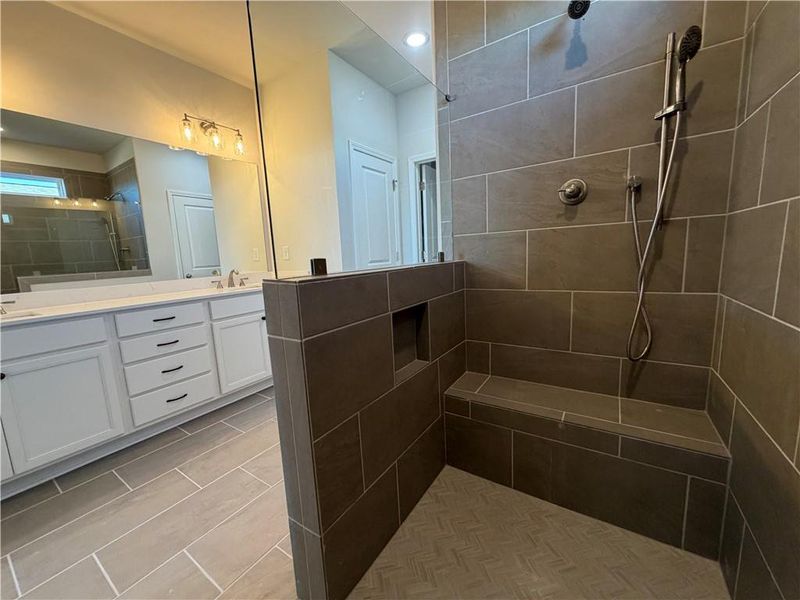 Furnished interior view inside a new home in , Jefferson (Image 11).