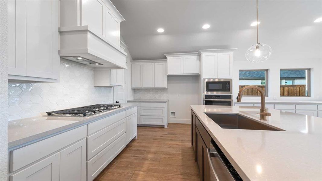 Furnished interior view inside a new home in Myrtle Creek 60', Waxahachie (Image 8).