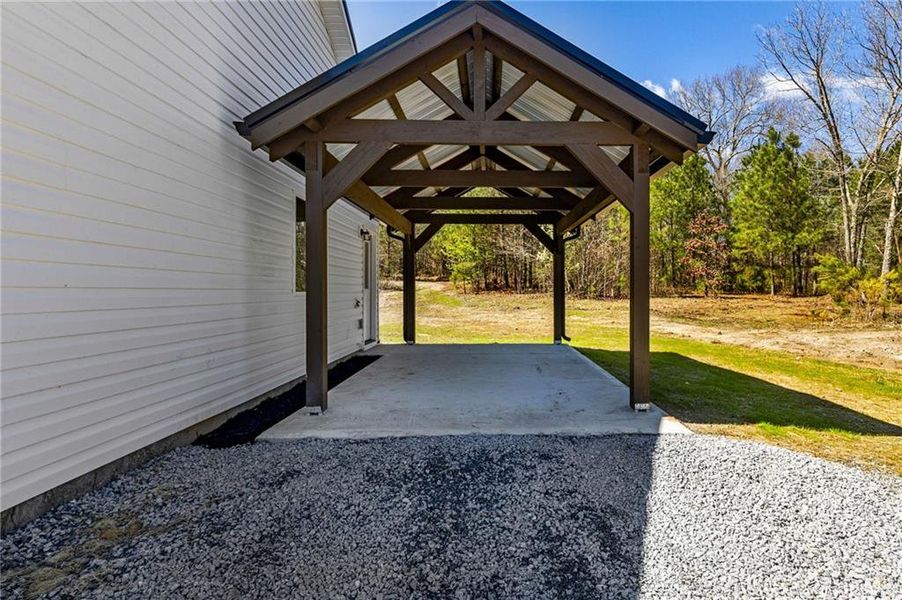 Exterior details and patio area of a home in , Bremen (Image 26).