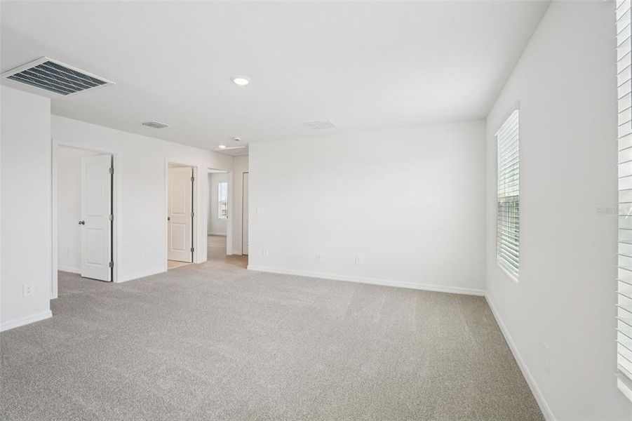 Spacious, unfurnished interior of a new home in Crosswinds - Classic Series, Haines City (Image 26).