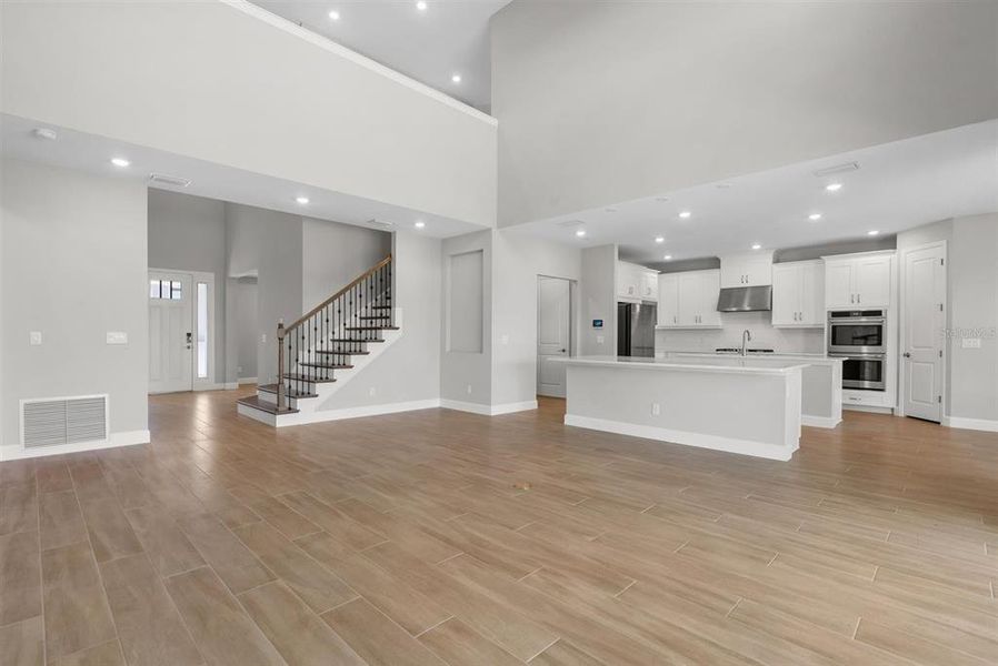 Spacious, unfurnished interior of a new home in Park East at Azario, Bradenton (Image 57). Spacious, unfurnished interior of a new home in Park East at Azario, Bradenton (Image 57).