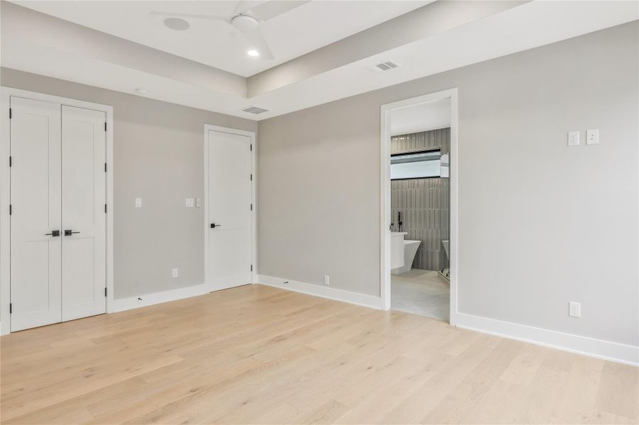 Spacious, unfurnished interior of a new home in , Houston (Image 23).